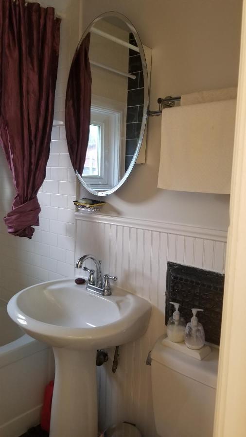 Tina'S Place Отава Екстериор снимка